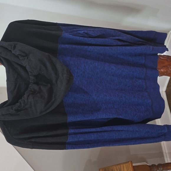 American Eagle long sleeve thin hoodie - Picture 3 of 3